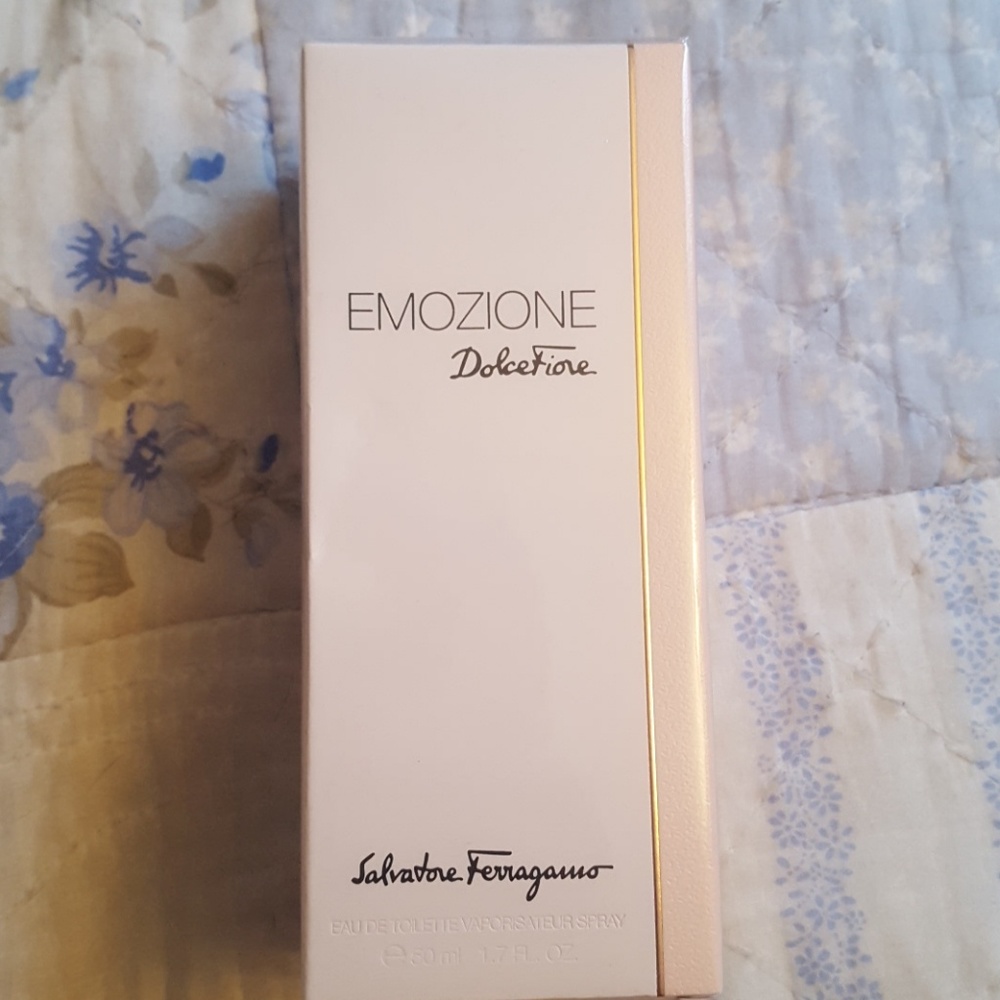 Emozione DolceFiore perfume